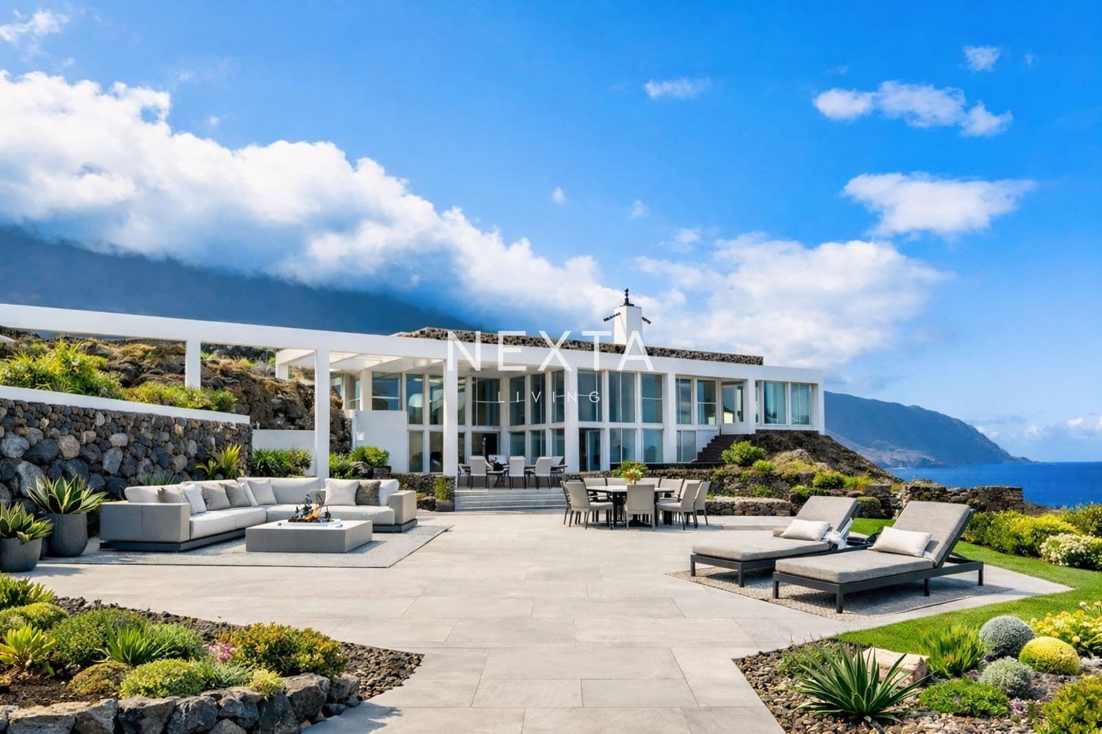 Die einzige Villa in Spanien mit einem natürlichen vulkanischen Tunnel, der direkt zum Meer führt