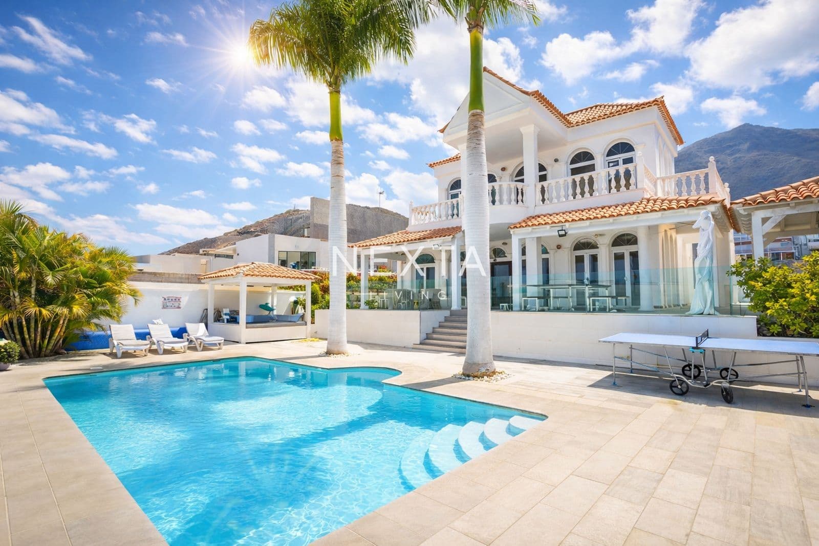 Private Villa mit beheiztem Pool und Meerblick in El Madroñal