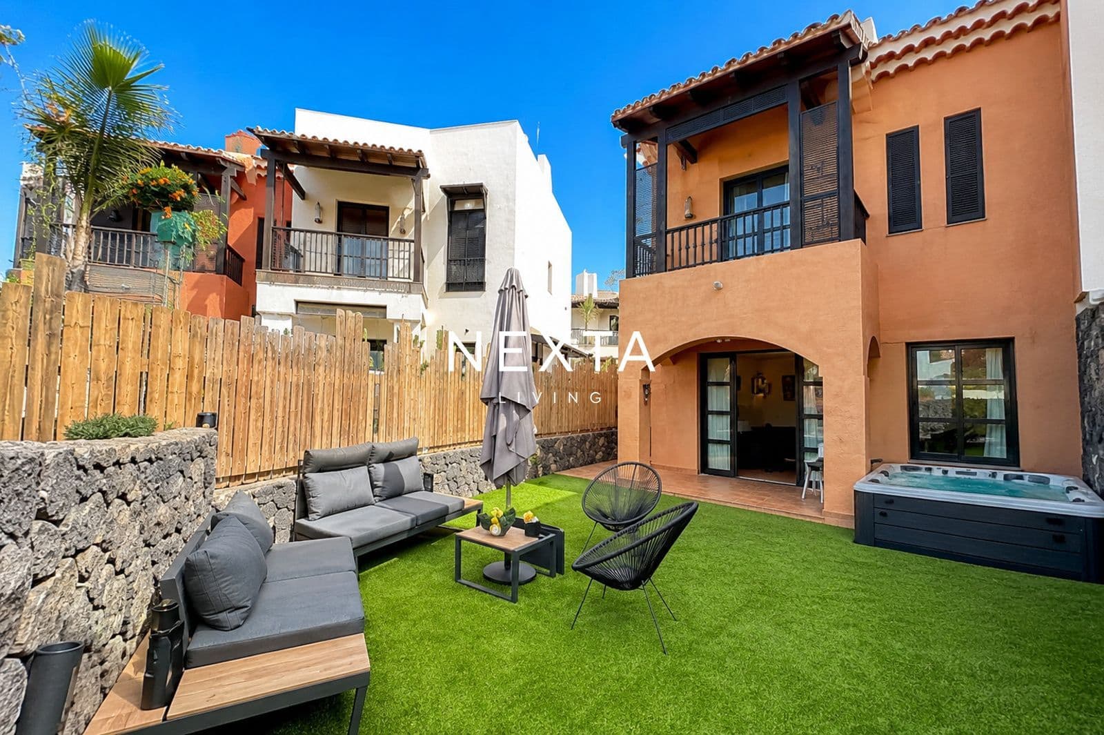 ¡Reihenvilla mit privatem Whirlpool und beheiztem Pool Golf del Sur!